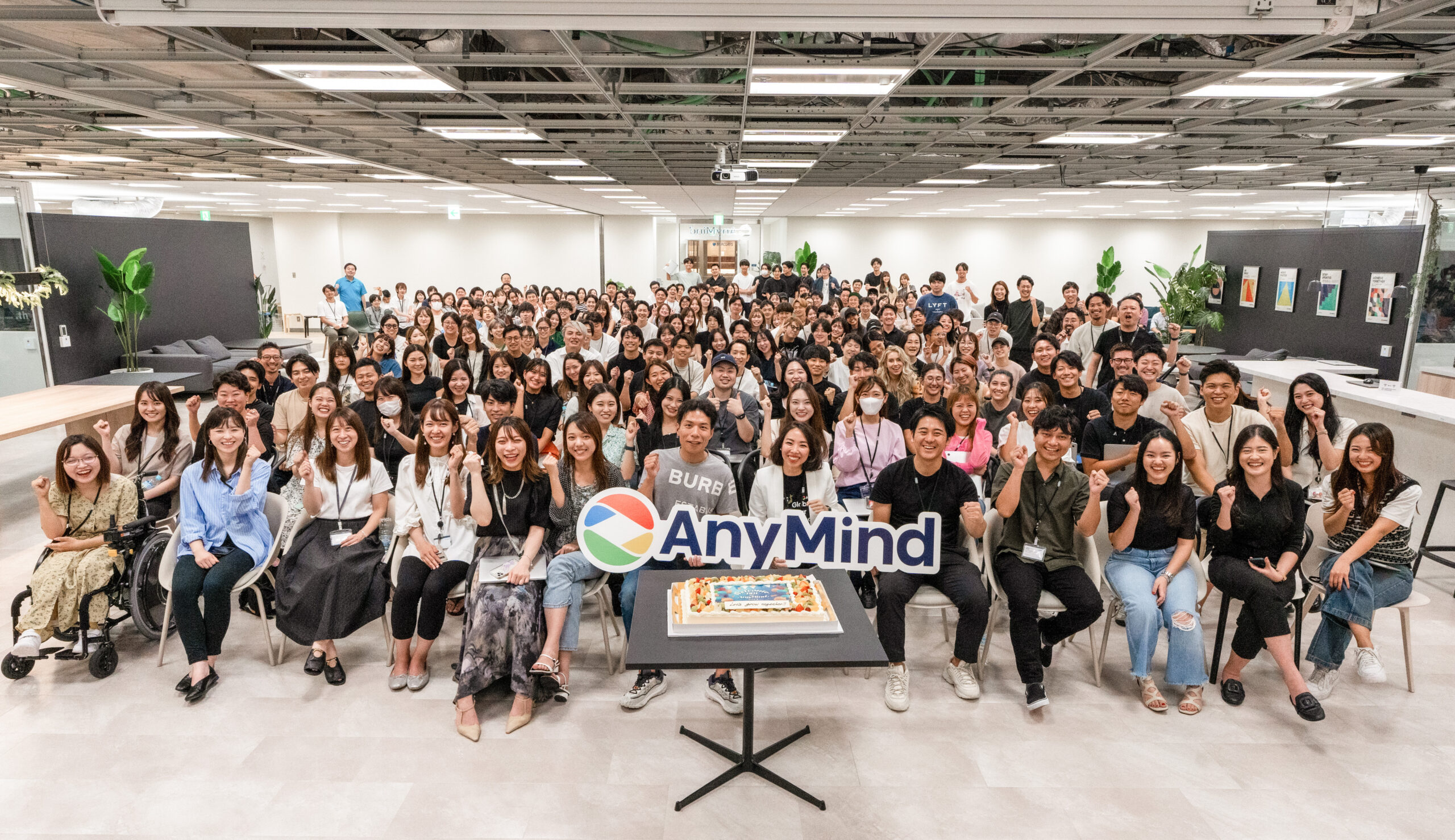 Kunjungan pertama ke Jepang setelah Merger & Akuisisi! Tatum Kembara, perwakilan dari DDI Indonesia, mengunjungi kantor Tokyo untuk pertama kalinya dan berinteraksi dengan banyak kolega